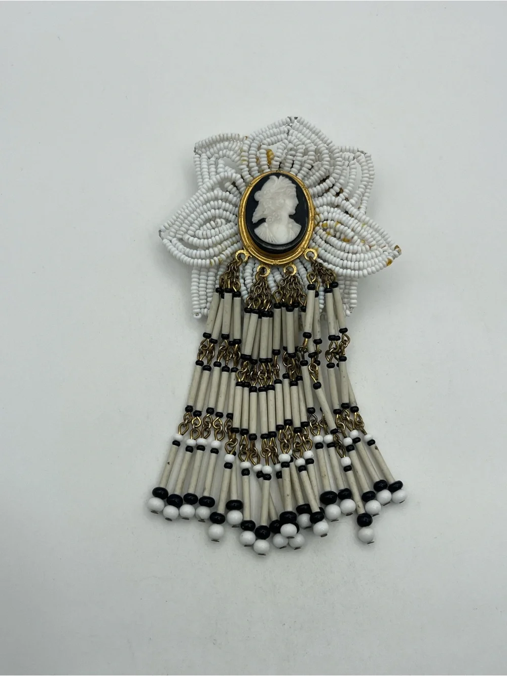 Cameo seed beed tassel oversized brooch pin white gold black vintage